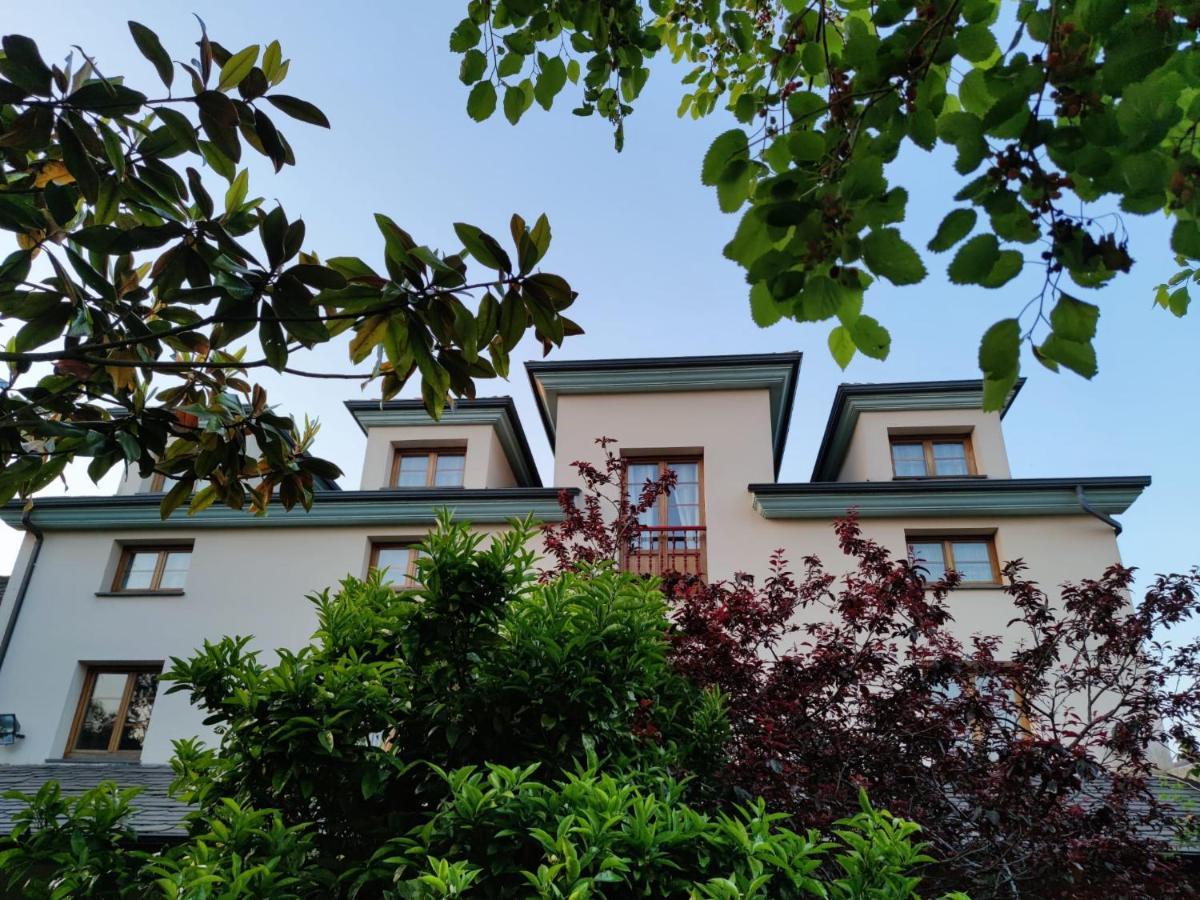 Las Casonas De Avellaneda Navia Exterior photo